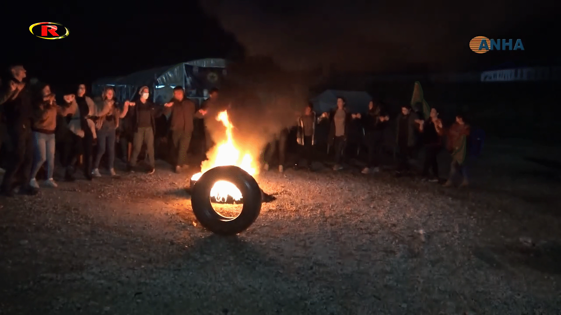 ⁣Doh bi şev heta sibê çalakerên li Sêmalka li ber agir daxwaza wergirtina cenazeyên gerîla kir