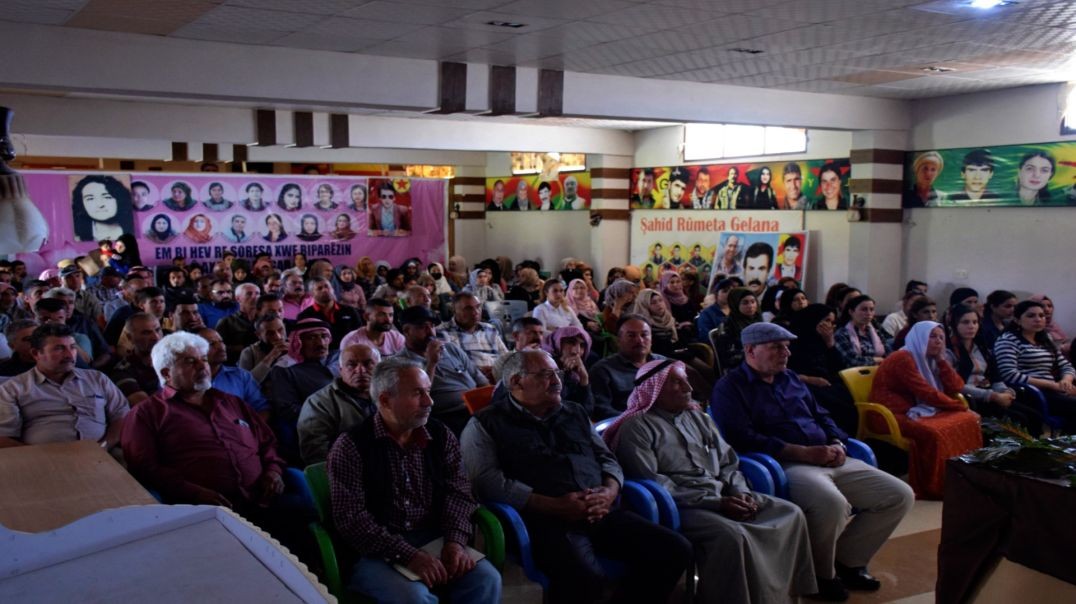 ⁣مواطنون شاركوا في اجتماع شرح مسوّدة العقد الاجتماعي وأكدوا أنها ستكون حلاً لإنهاء الأزمة السورية