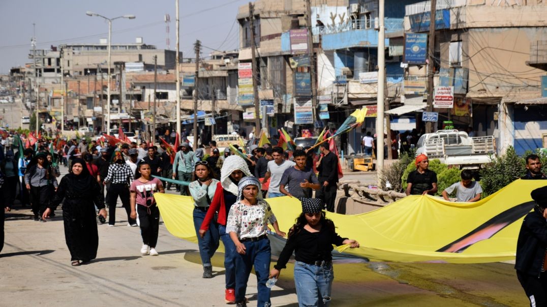 ⁣المسيرة الراجلة المنددة بهجمات الاحتلال التركي تتجه إلى ديرك في يومها الثالث والأخير