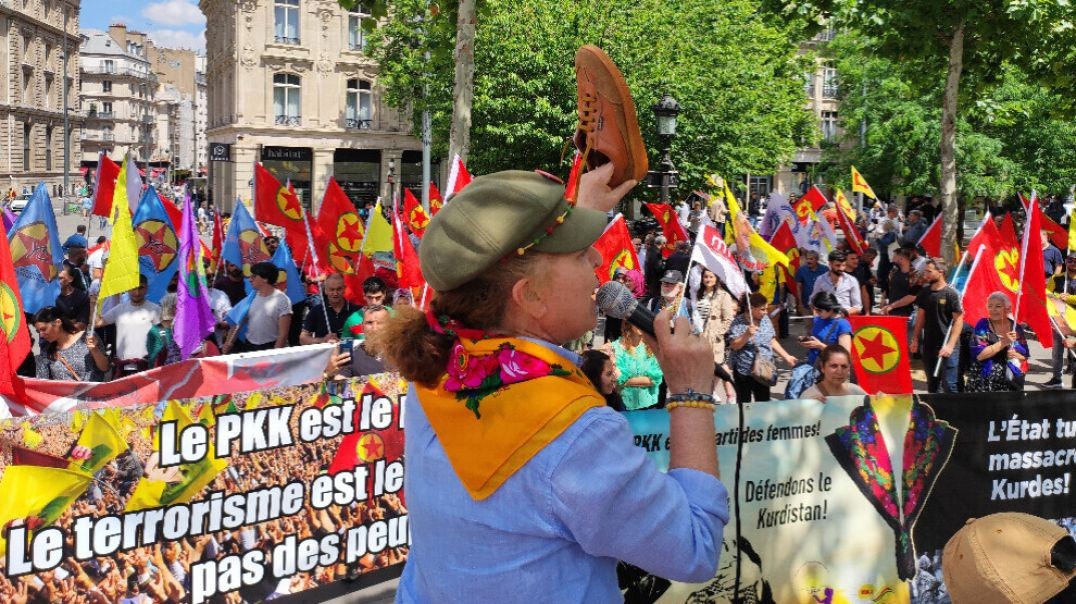 ⁣Li Fransayê bi hezaran bang kir: Kurdistanê û şoreşê biparêz e