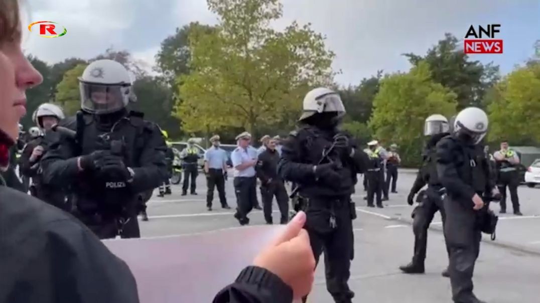 ⁣مسيرة للشبيبة في ألمانيا والشرطة تحاول عرقلتها