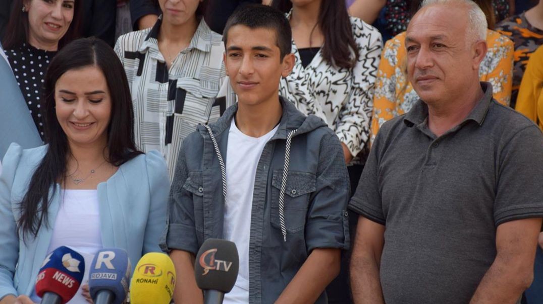 ⁣هيئة المرأة تسلّم الطفل الإيزيدي مازن جردو زندين إلى البيت الإيزيدي بعد دعمه ورعايته نفسياً