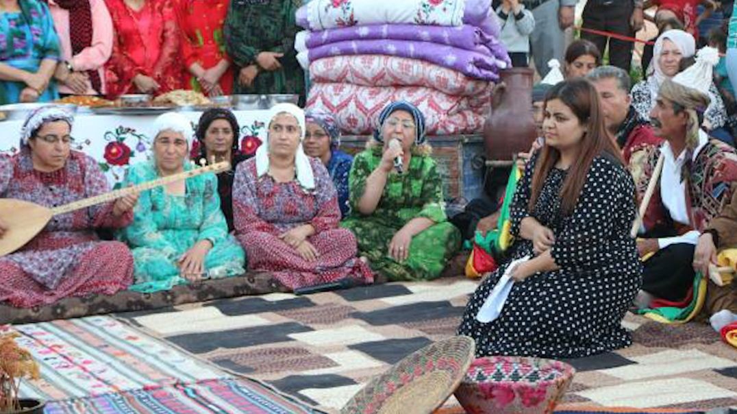 ⁣Jinên Efrînê bi dengbêjiyê hunera xwe diparêzin