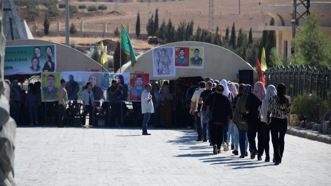 Li Kobanê merasîmeke sersaxiyê ji bo şehîdan hate lidarxistin