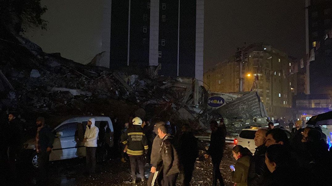 ⁣زلزال هائل مدمر يضرب تركيا وتهز إرتدادته منطقة الشرق الأوسط