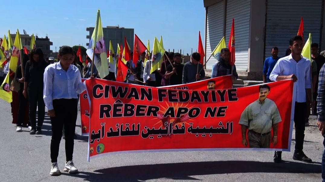 Li dijî tecrîda li ser Rêber Ocalan ciwanên li Kobanê daketin qadan