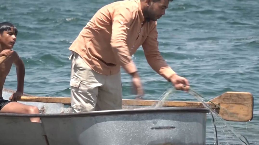 ⁣أهالي المنصورة يتوارثون صناعة القوارب الحديدية لصيد الأسماك- تقرير: هبة فتيح