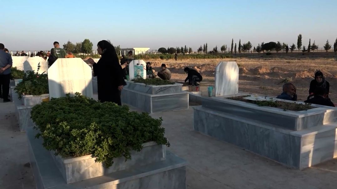 ⁣ملف - أهالي الرقة من مزار الشهداء: نتمنى أن يكون هذا العيد عيد السلام للسوريين