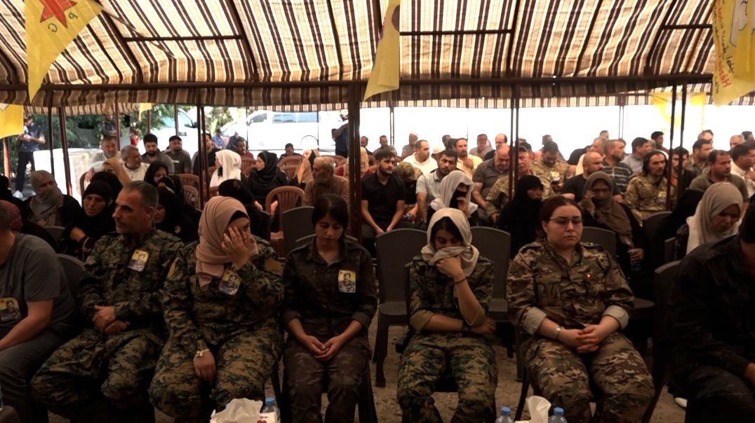 ⁣ملف - الأهالي يتوافدون إلى خيمة تأبين للشهيد نورالدين صوفي قي الرقة