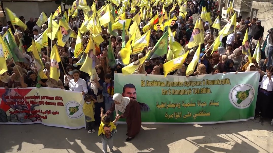 ⁣Bi hezaran şêniyên Kobanê li dijî Komploya Navneteweyî meşiyan