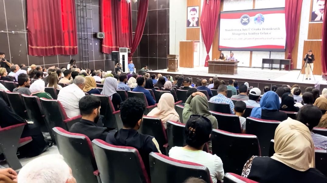 DOSYA - Li Kobanê Komxebata manîfestoya aşîtî û civaka demokratîk pêk hat