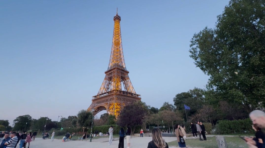 فرنسا تواجه أخطر أزماتها السياسية منذ تأسيس الجمهورية الخامسة