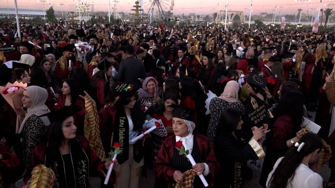 DOSYA - Li Zanîngeha Rojava 211 xwendekar bi şahiyekê derçûna xwe pîroz kirin