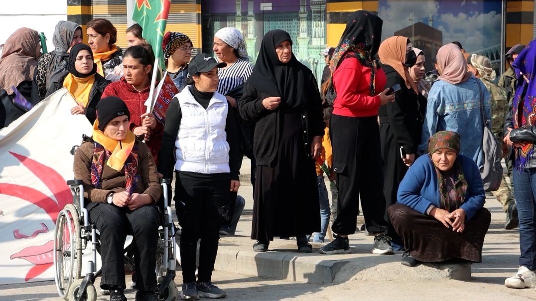 ملف - في اليوم العالمي لمناهضة العنف ضد المرأة.. مسيرة حاشدة في مقاطعة الرقة