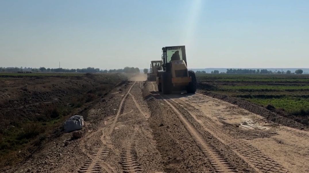 ⁣بمبادرة شاملة..إعادة تأهيل جميع الطرق الزراعية في مدينة أبو حمام بدير الزور - تقرير: قاسم الحردان