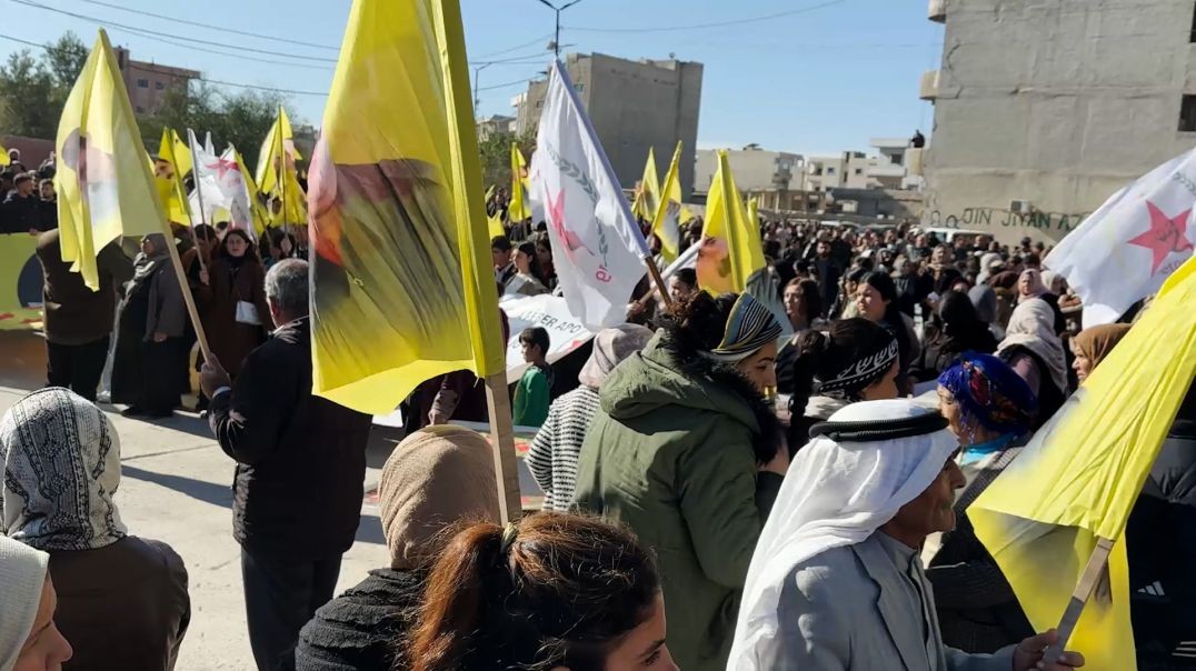 ⁣DOSYA - Li Kobanê ji bo azadiya fîzîkî ya Rêber Apo meşek hat lidarxistin