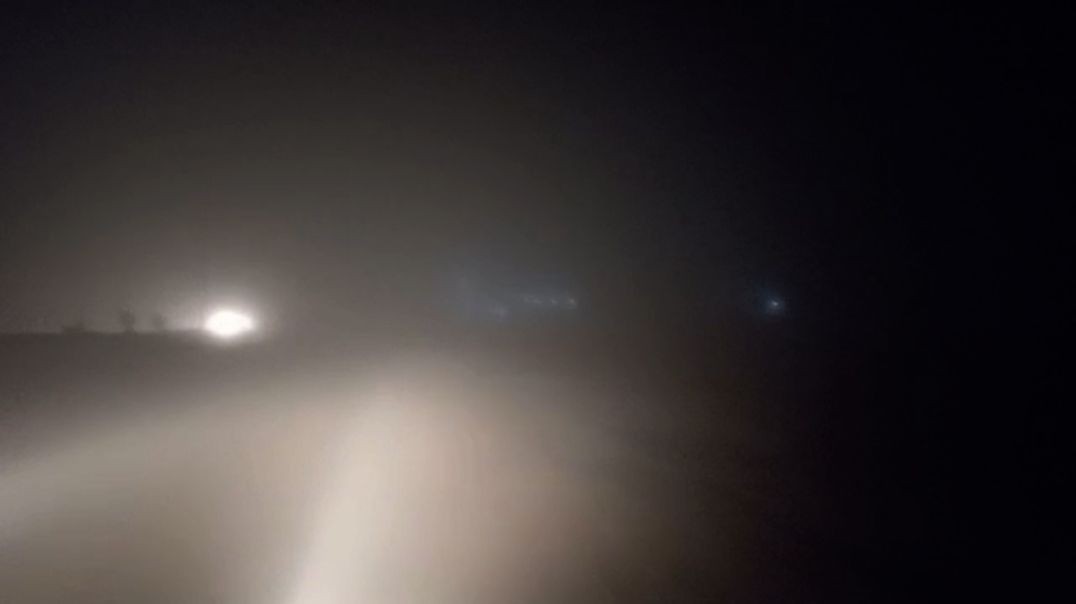 ⁣إرشادات المرور لضمان سلامة السائقين خلال الأجواء الماطرة والضبابية - تقرير: سليمان الطويل