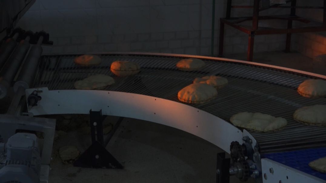 ⁣افتتاح فرنين مركزيين في هجين والفرات لتخفيف أزمة الخبز في ريف دير الزور الشرقي - تقرير: قاسم الحردان